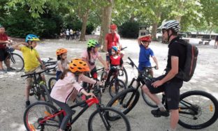 Les enfants découvrent le concept des mobilités douces