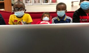 J’ai réduit le monde fictif pour communiquer avec le monde réel