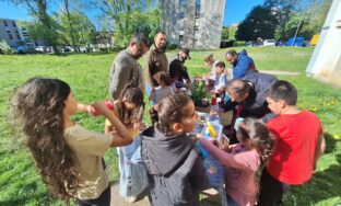 Un moment complice pour les papas et les enfants