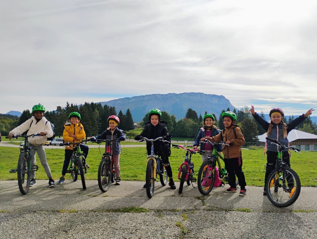 Un projet vélo riche en découvertes pour les enfants de l’établissement de Chambéry
