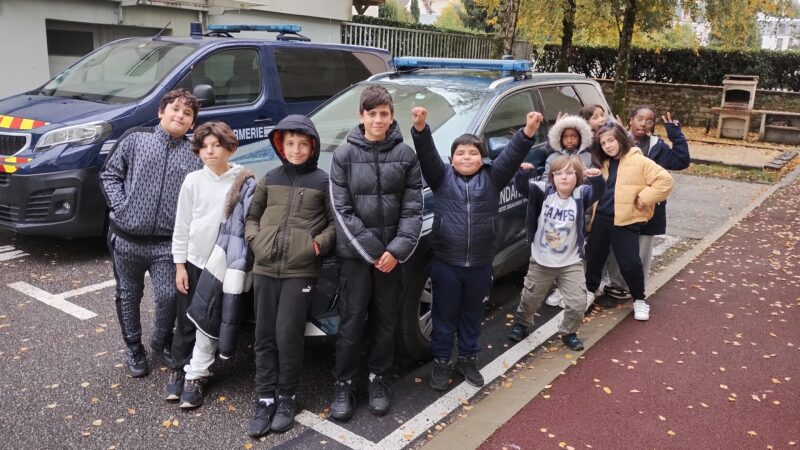Visite de la Gendarmerie Nationale avec les enfants d’Aix-les-bains